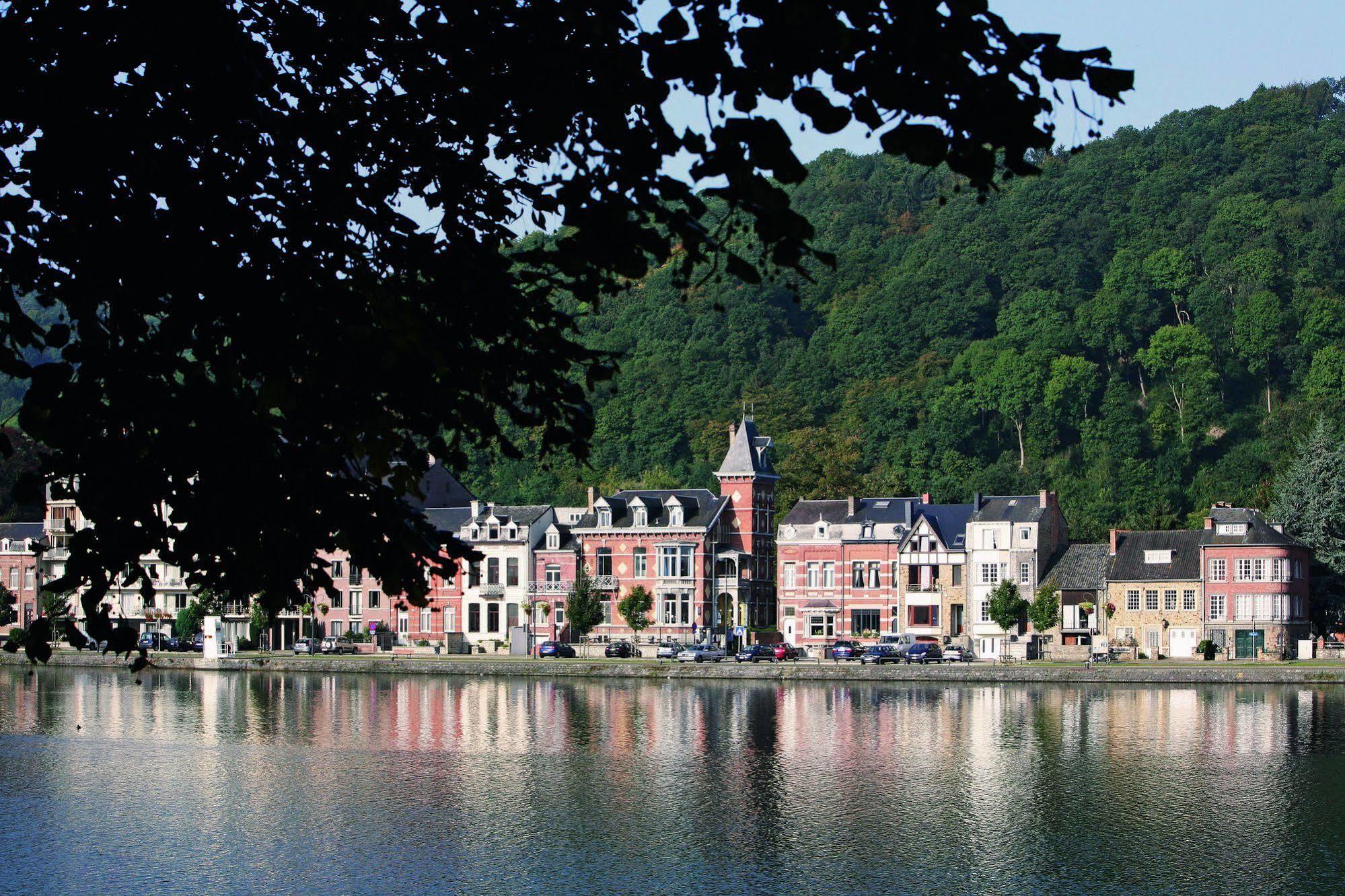 Auberge De Jeunesse De Namur Vandrarhem Exteriör bild